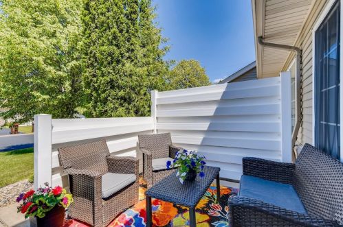 8275 Delaney Dr, South Saint Paul MN 55076-2644 exterior