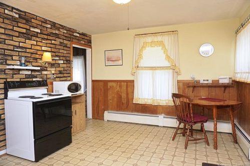 547 Riverside Ave, Torrington CT 06790-4841 exterior