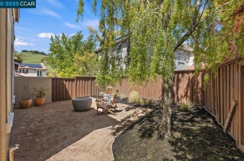 952 Maplegate Ct, Concord CA  94521-5450 exterior