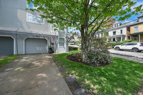 400 Noble St, Pittsburgh PA 15215-2638 exterior