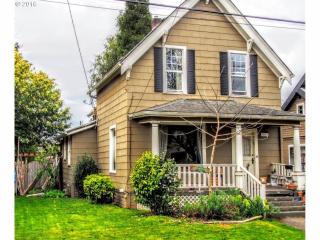 717 48th Ave, Portland OR  97215-1722 exterior