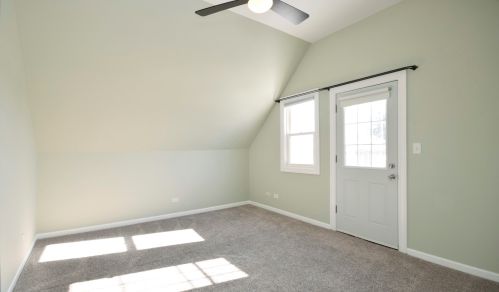 5149 Grace St, Chicago IL 60613-3904 exterior