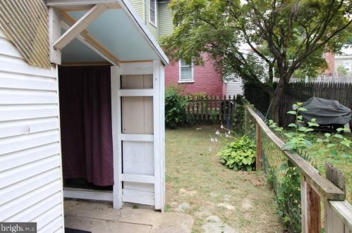 725 Columbia Ave, Lancaster PA 17603-3635 exterior