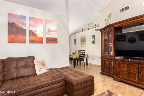 3181 Butler Dr, Phoenix AZ 85051-4740 exterior