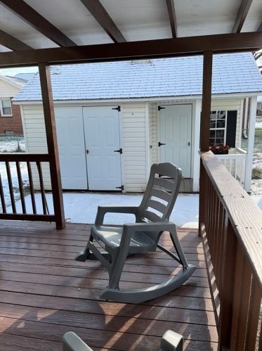 111 Wilber St, Springfield MA 01104-2527 exterior