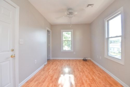 105 Lyons St, Springfield MA 01151-1610 exterior