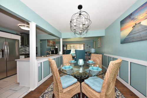 5606 Prt Ave, Milwaukee WI 53223-4121 exterior