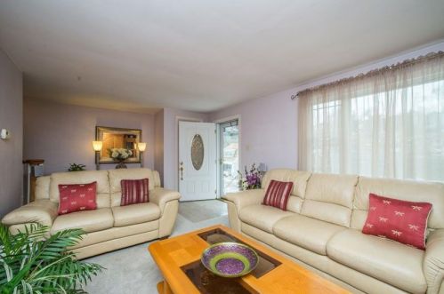 2731 Louisiana Ave, Pittsburgh, PA 15216-2845