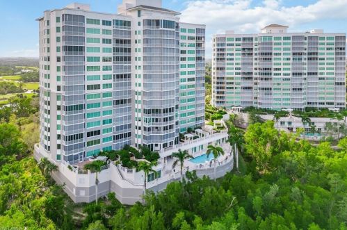 265 Indies Way, Naples FL 34110-6470 exterior