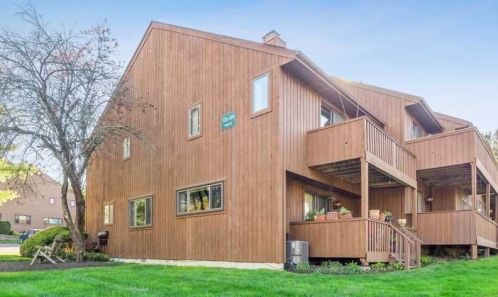 138 Swan Ct, Poughkeepsie NY  12603-6970 exterior