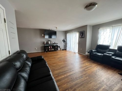 18 3rd St, Newark NJ  07107-3125 exterior