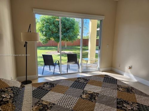 1426 Malaga Ave, Fort Pierce FL  34953-4725 exterior