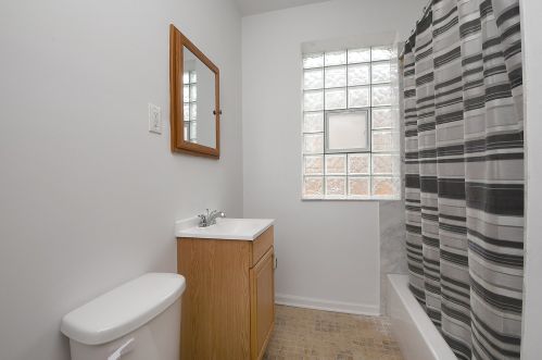 4403 Sacramento, Chicago IL 60625-3856 exterior