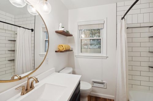 2119 Golfview Ave, Kalamazoo MI 49001-5223 exterior