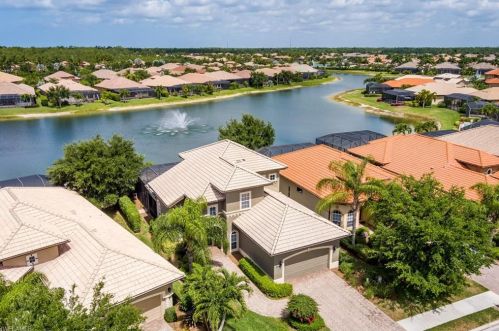 6545 Caldecott Dr, Naples FL 34113-3195 exterior