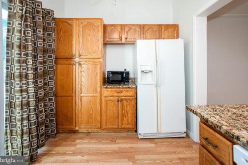 442 Lynwood Ave, Trenton NJ 08609-1711 exterior