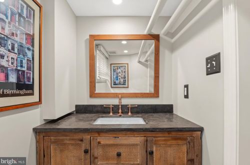 5103 Duvall Dr, Bethesda MD 20816-1871 exterior