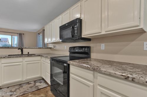 1097 Swan Dr, Chandler AZ 85286-7543 exterior