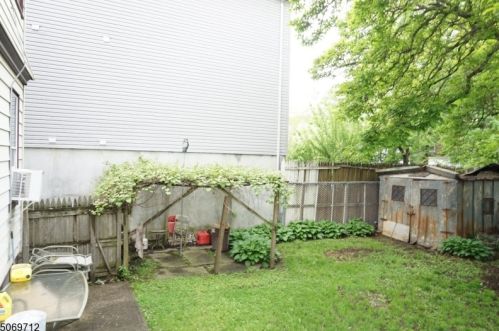 184 9th St, Newark NJ  07107-1489 exterior