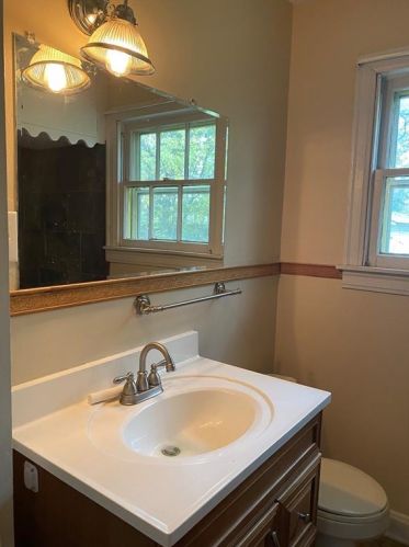 510 Croslin St, Austin TX  78752-2438 exterior