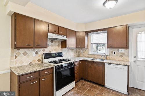 14 Merchant St, Camden NJ 08106-1044 exterior