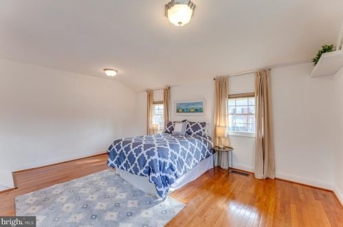 2406 Dearing St, Alexandria VA 22302-1806 exterior