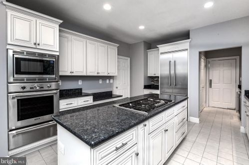 9820 Avenel Farm Dr, Rockville MD 20854-5410 exterior