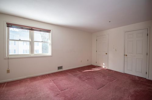 17 Frd Lndg Dr, Dover NH 03820-4552 exterior