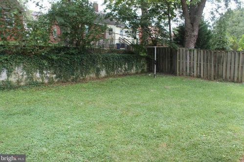 139 Moncure Dr, Alexandria, VA 22314-4965