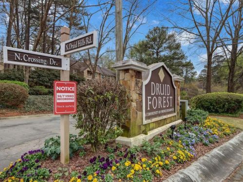 1373 Xing Dr, Atlanta GA 30329-3571 exterior