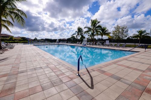 2582 Marshfield Ct, Fort Pierce FL 34953-4369 exterior