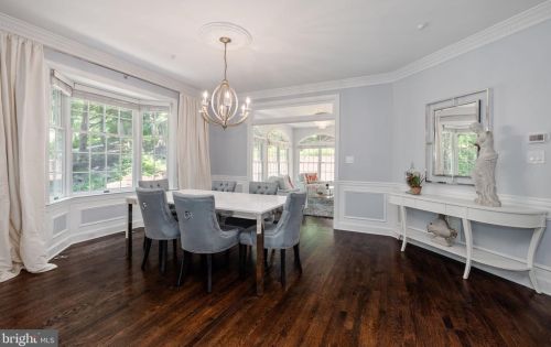 1941 Valleywood Rd, Mc Lean VA  22101-4931 exterior