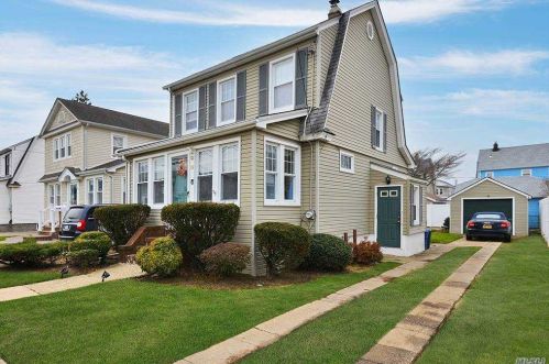 6 Eton St, Valley Stream NY 11581-2903 exterior