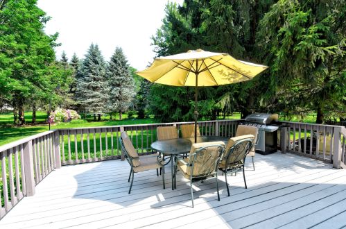 114 Burning Bush Trl, Bull Valley IL 60012-3652 exterior