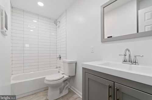 263 Krams Ave, Philadelphia PA 19128-4747 exterior