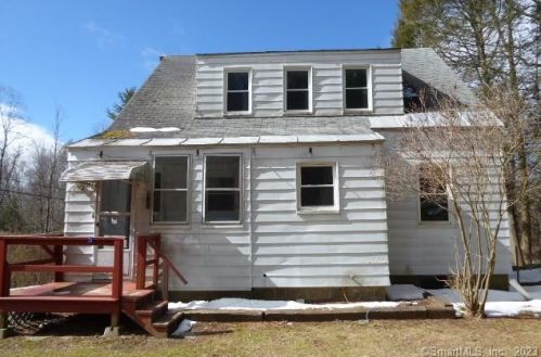 175 Mansfield Rd, Torrington CT 06791-2514 exterior