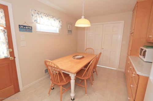 21 Dover Ave, Lavallette NJ 08735-2704 exterior