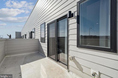 1424 Front St, Philadelphia PA  19147-3902 exterior