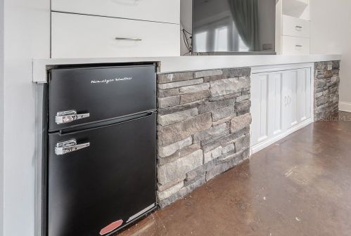 406 Oregon Ave, Tampa FL 33607-2803 exterior