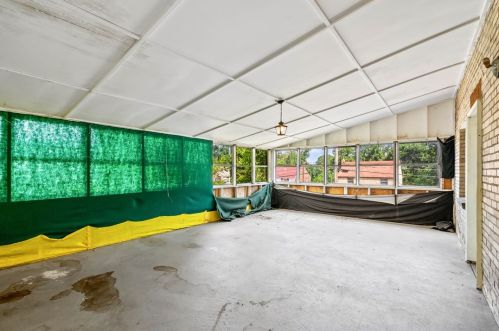 325 Johnston Rd, Pittsburgh PA 15235-1617 exterior