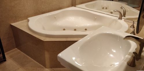 906 12th St, Babylon NY  11704-3659 exterior