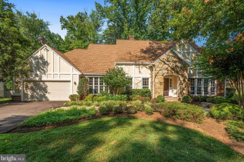 902 Ridge Dr, Mc Lean, VA 22101-1632