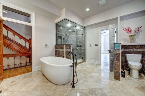 4942 Ellis Ave, Chicago IL 60615-5076 exterior