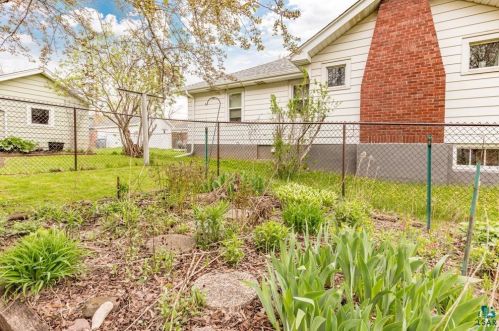 406 43 Ave, Duluth MN 55807-1555 exterior