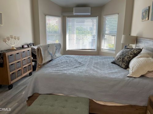 4687 San Sebastian Dr, Oxnard CA  93035-3644 exterior