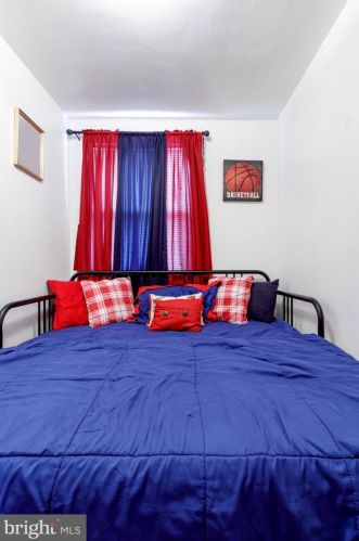 1903 30 St, Philadelphia PA 19121-1818 exterior