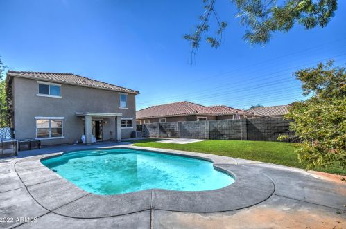 5912 Albeniz Pl, Phoenix AZ 85043-1973 exterior