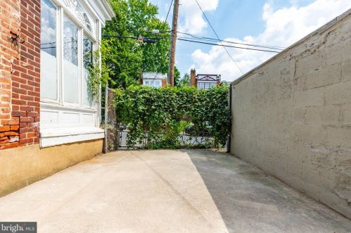 5132 12 St, Philadelphia PA 19123-1103 exterior