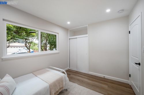 1143 Carey Dr, Concord CA 94520-4337 exterior