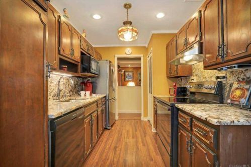 347 8 St, Bohemia NY 11716-1332 exterior